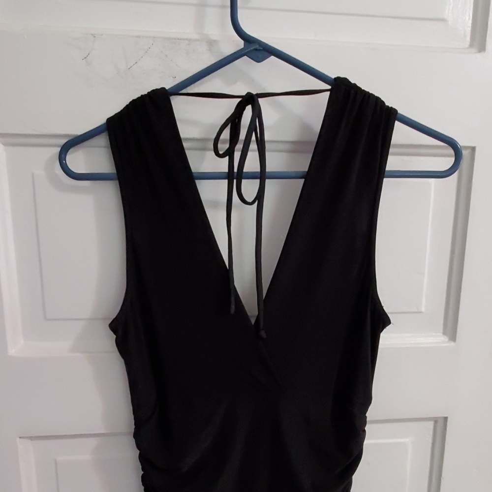 Intriguing dress! - Picture 2 of 6